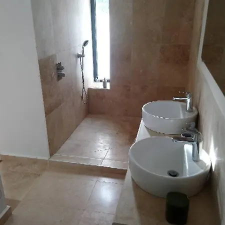 Maison Moderne A Centre A Pied * Uzes