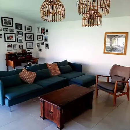 Maison Moderne A Centre A Pied *