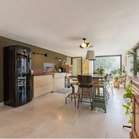 Maison Moderne A Centre A Pied Villa *